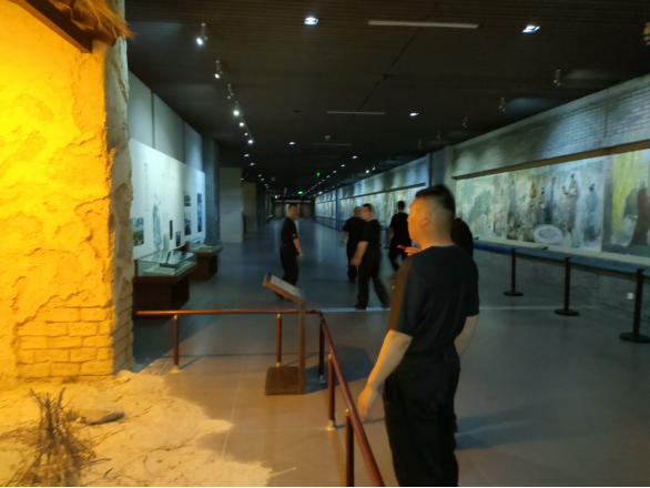 諸城守押大隊黨支部超然臺黨性教育基地開展“不忘初心、牢記使命”現(xiàn)場教學(xué)活動404.png
